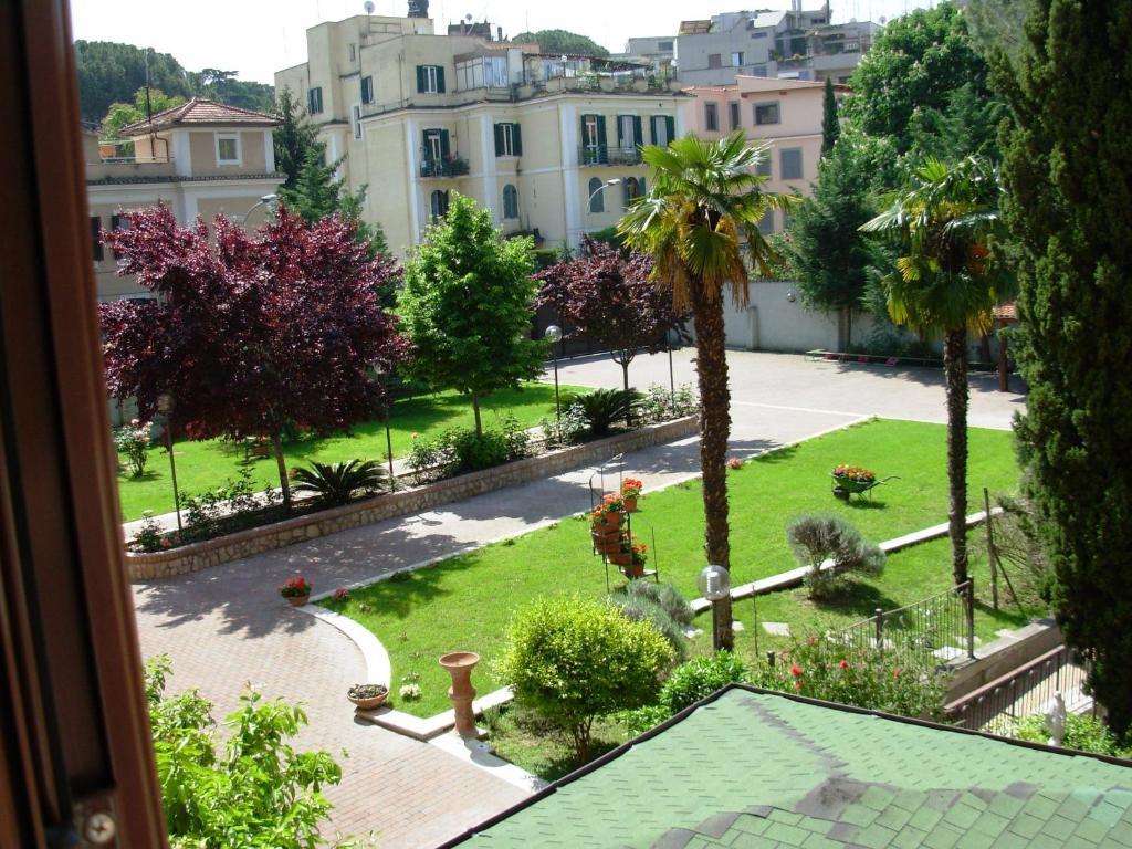 Villa Maria Rosa Molas - Casa Per Ferie - Rome — Photos 1